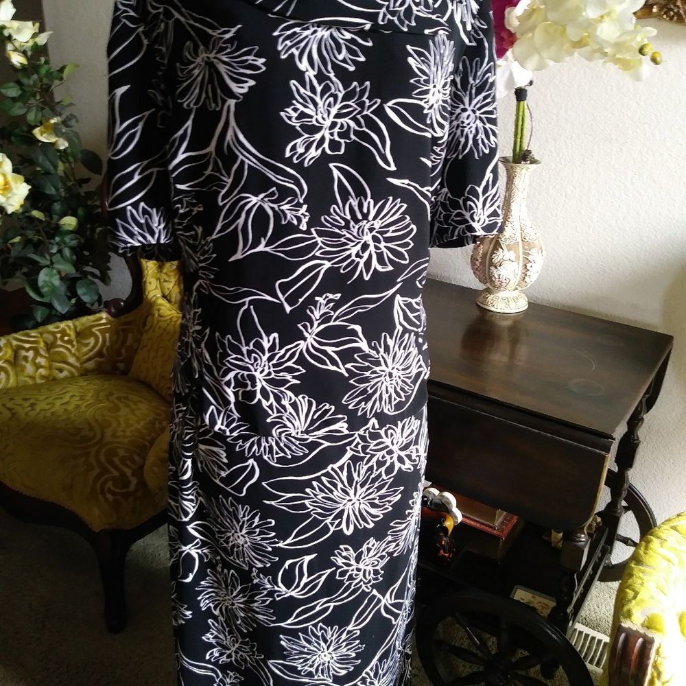 Black Canvas White Flowers Dress
